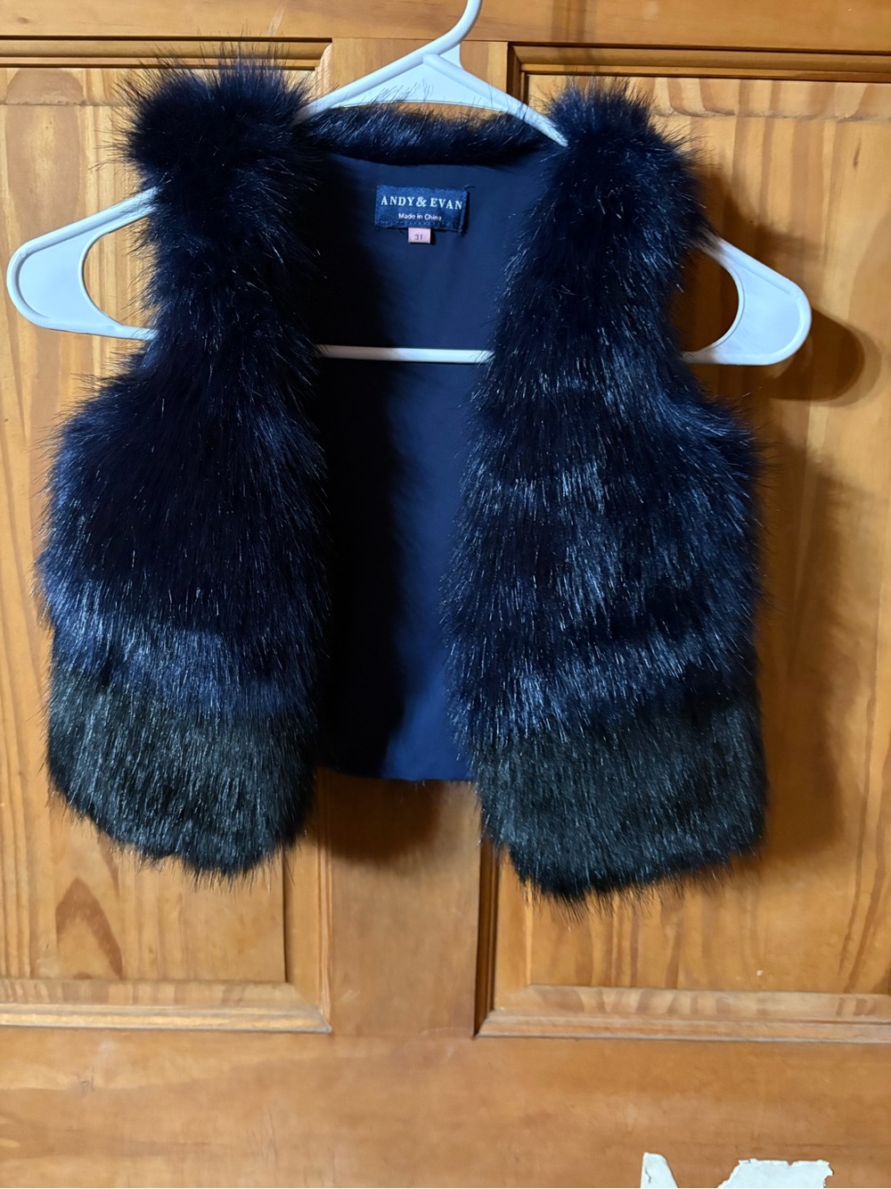 SBAGLIEN1
Andy & Evan Black Faux Fur Vest for Kids